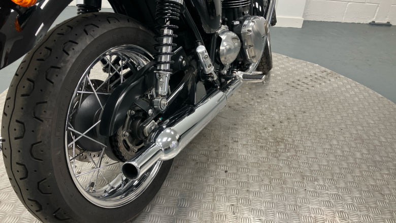 Triumph Bonneville T120 Jet Black